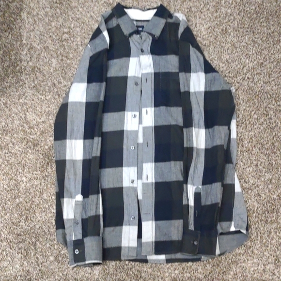 Large Gap Plaid Button Up Shirt - Picture 2 of 2